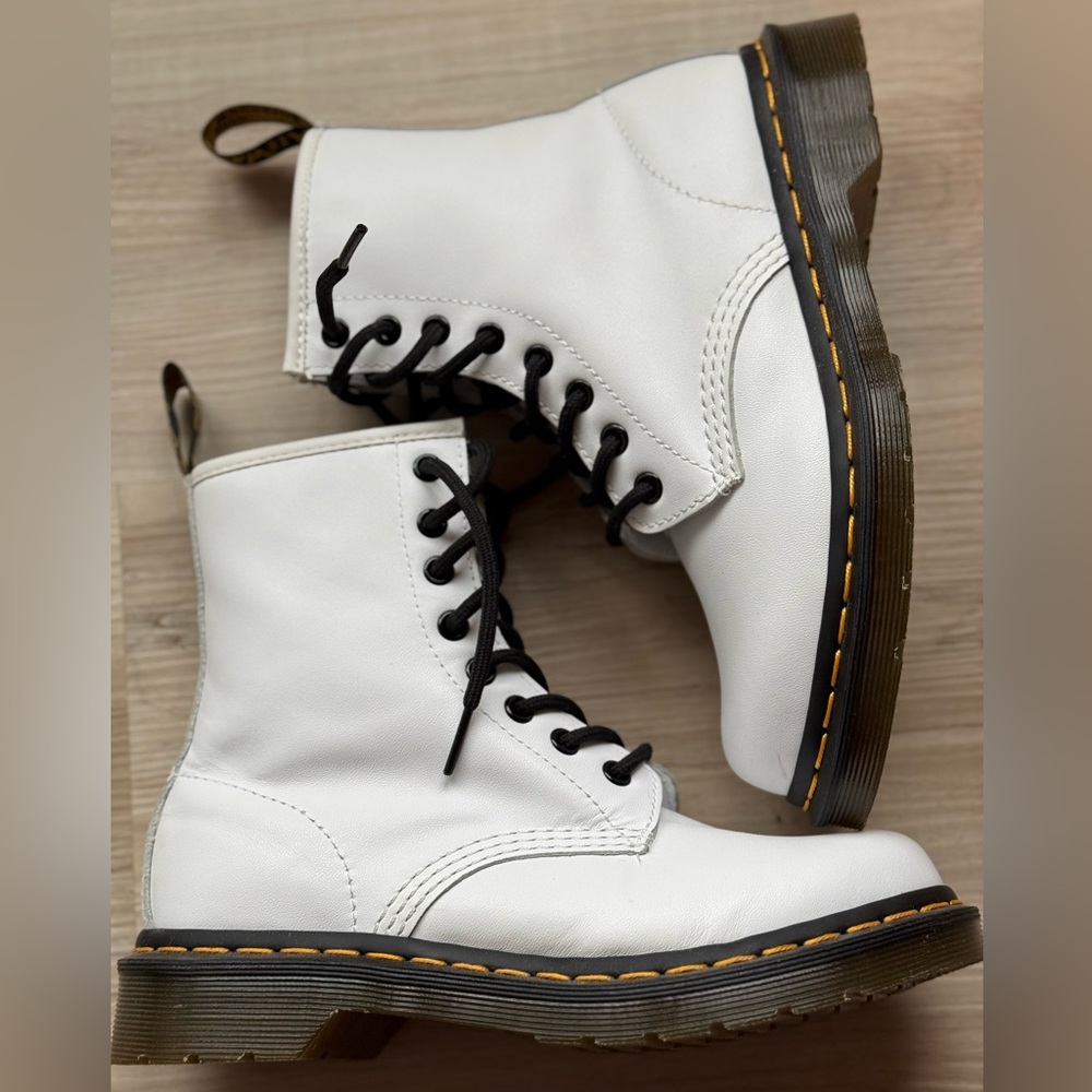 Dr Martens white boots size 6